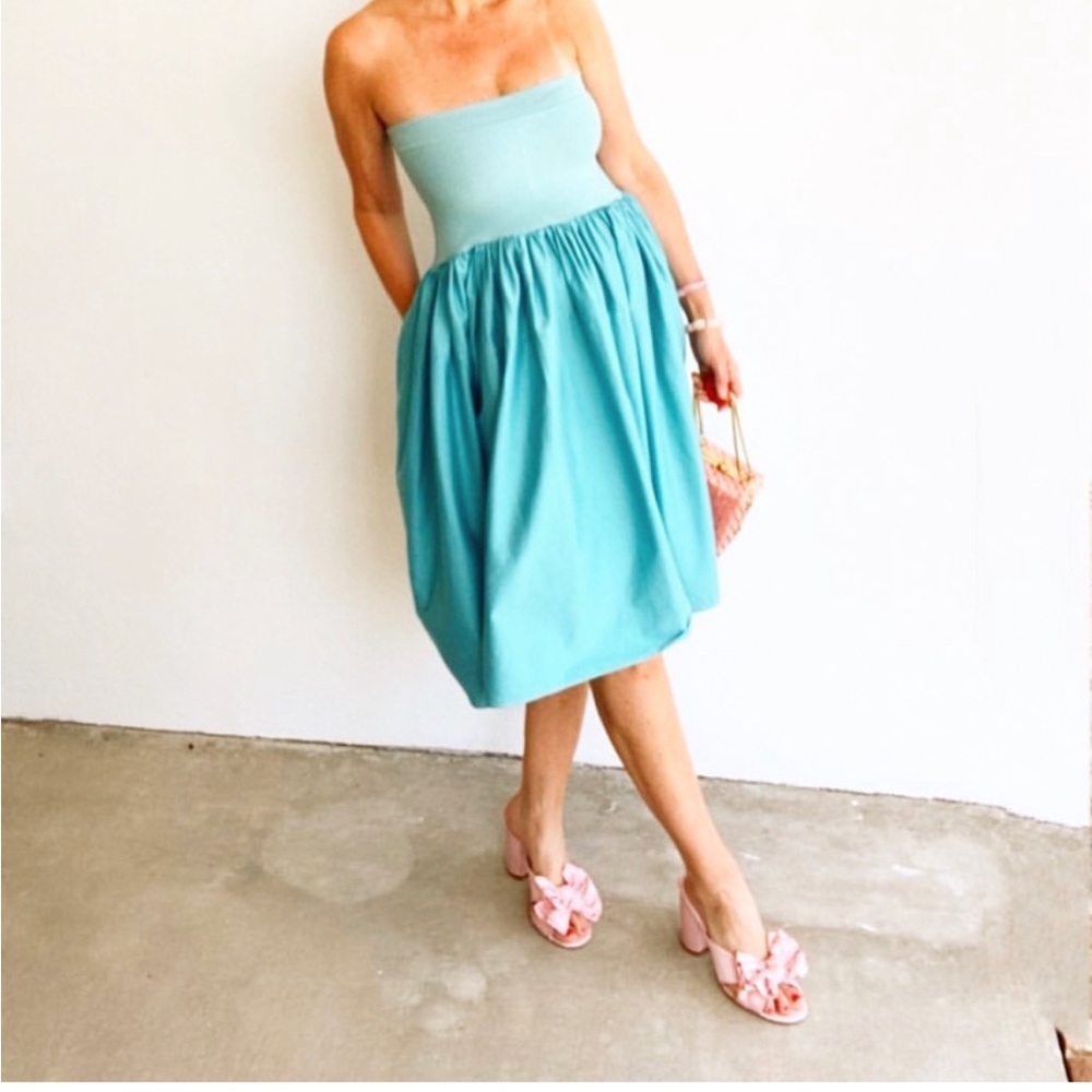 Adorable Alexis strapless dress with pockets size 8